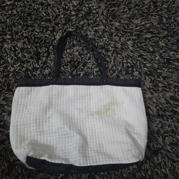 Authentic Chanel Beaute VIP Gift White Quilted Canvas Tote Bag - Black CC Logo - Picture 5 of 9